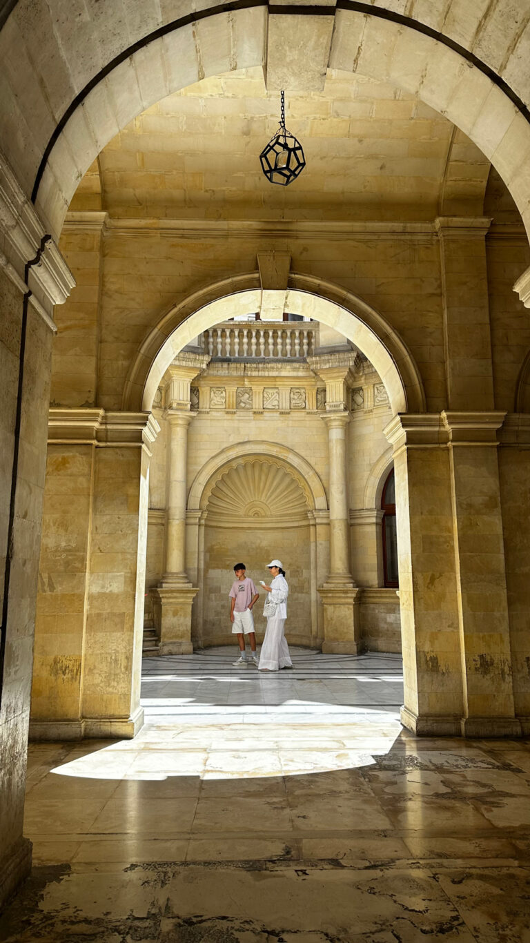 Photographie de l'intérieur du palais knossos en crète