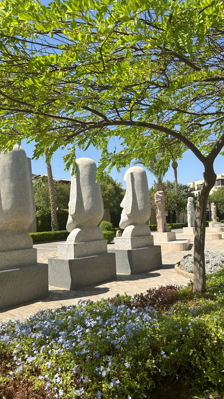 Photographie de l'intérieur du centre ville d'Hurghada en Egypte